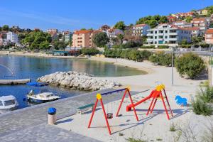 Apartments by the sea Marina, Trogir - 10003