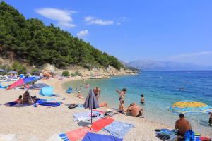 Apartments with parking space Lokva Rogoznica, Omis - 10358