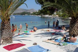 Apartments with a parking space Trogir - 11316