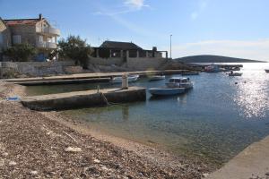 Apartments by the sea Rukavac, Vis - 1154