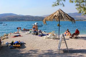 Apartments with swimming pool Mastrinka, Ciovo - 11717