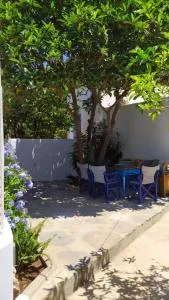 Almond trees house - Órmos Aiyialís