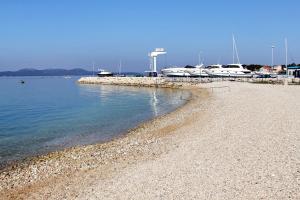 Apartments with a parking space Zadar - 15945