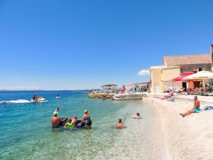 Apartments by the sea Mali Rat, Omis - 18485