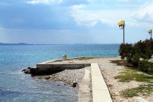 Apartments by the sea Petrcane, Zadar - 17342