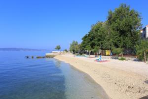 Family friendly apartments with a swimming pool Kastel Kambelovac, Kastela - 18117