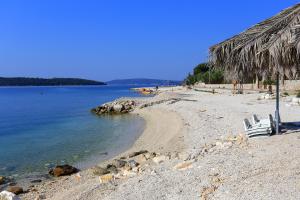 Apartments by the sea Seget Donji, Trogir - 19351