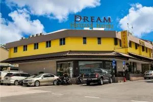 Dream House Hotel - Kampong Skudai Laut
