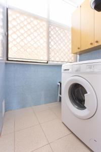 Frontline Playa las Vistas with pool, parking, sea