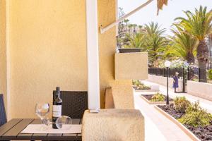 Frontline Playa las Vistas with pool, parking, sea