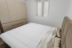 Apartments by the sea Ugljan - 19580