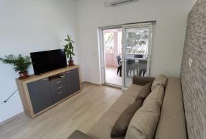 Apartments by the sea Ugljan - 19580