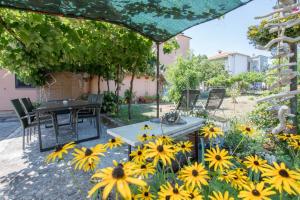 Apartments with parking space Umag - 2529