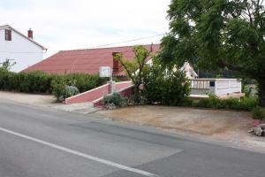Apartments with a parking space Kampor, Rab - 4985 