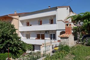 Apartments with a parking space Supetarska Draga - Donja, Rab - 4966 