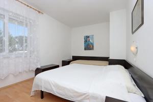 Apartments with parking space Supetarska Draga - Donja, Rab - 4966