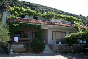 Apartments by the sea Supetarska Draga - Gornja, Rab - 5053