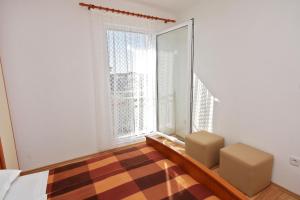 Apartments with parking space Banjol, Rab - 4956