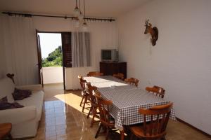 Apartments by the sea Kampor, Rab - 5051