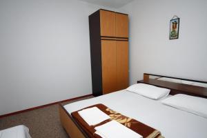 Apartments by the sea Kampor, Rab - 5051