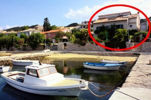 Apartments and rooms by the sea Barbat, Rab - 4973 - 3hvězdičkové hotely ve městě Rab