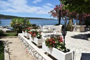 Apartments and rooms by the sea Barbat, Rab - 4973 