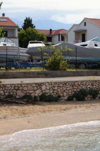 Apartments by the sea Barbat, Rab - 4993