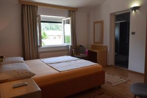 Apartments and rooms by the sea Barbat, Rab - 4973