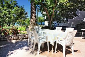 Apartments by the sea Barbat, Rab - 4978 