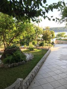 Apartments by the sea Barbat, Rab - 4978