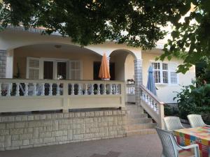 Apartments by the sea Barbat, Rab - 4978