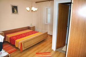 Apartments by the sea Barbat, Rab - 4978