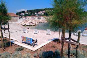 Apartments and rooms with parking space Jelsa, Hvar - 4028