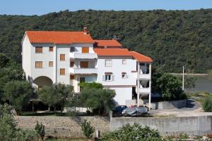 Apartments by the sea Kampor, Rab - 5059 