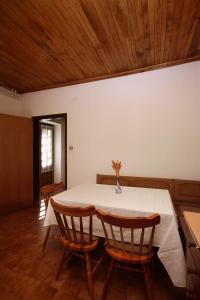 Family-friendly apartments with swimming pool Mundanije, Rab - 5072