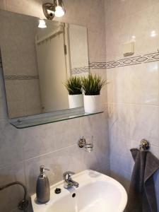 Apartments with parking space Banjol, Rab - 5071