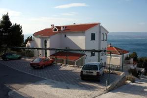 Apartments by the sea Balica Rat, Omis - 4868 