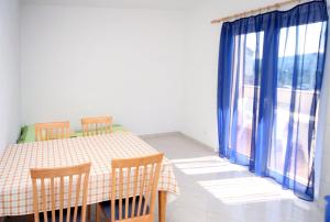 Apartments with WiFi Seget Vranjica, Trogir - 4870