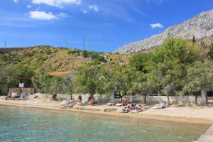 Apartments by the sea Duce, Omis - 5261