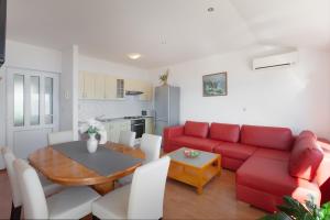 Apartments with parking spaces Igrane, Makarska - 4891