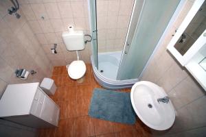 Apartments by the sea Tisno, Murter - 5136