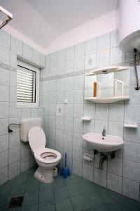 Apartments with parking space Kampor, Rab - 5018