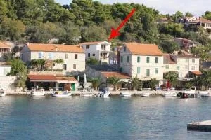 Apartments by the sea Maslinica, Solta - 5188 - 马斯林尼察