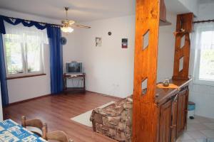 Apartments with parking space Kampor, Rab - 5029