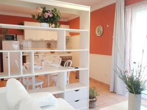 Apartments with parking space Banjol, Rab - 5071