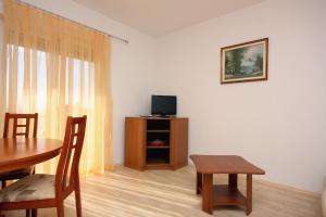 Apartments by the sea Kampor, Rab - 4986