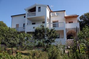 Apartments by the sea Suha Punta, Rab - 5050 