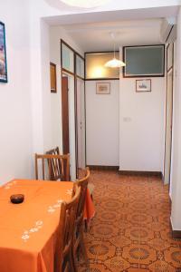 Apartments and rooms with parking space Palit, Rab - 5061