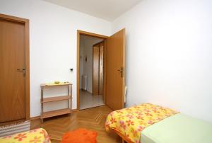 Apartments and rooms by the sea Barbat, Rab - 5068