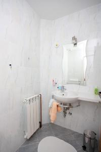 Apartments and rooms by the sea Barbat, Rab - 5068